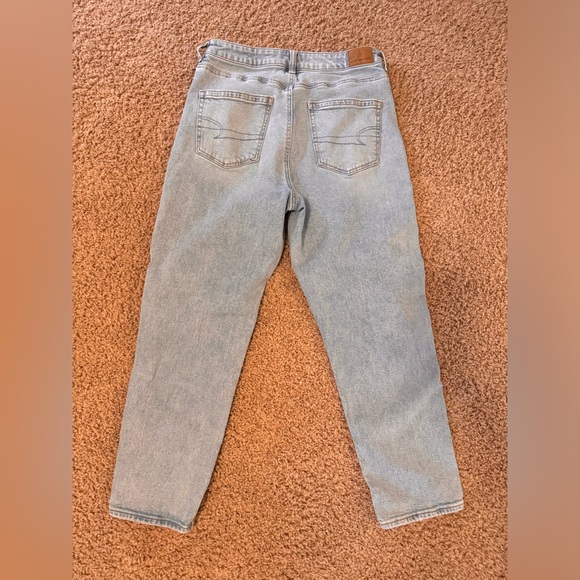 Woman’s American Eagle Mom Stretch Jean Sz 8S, 27” inseam - Picture 4 of 6